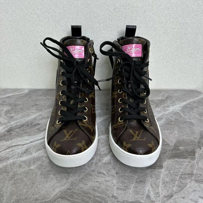 Louis Vuitton Stylish Brown Leather Sneakers 0079