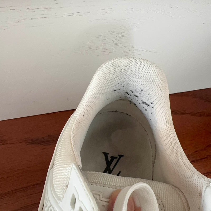 Louis Vuitton Trainer Sneaker in White 0079