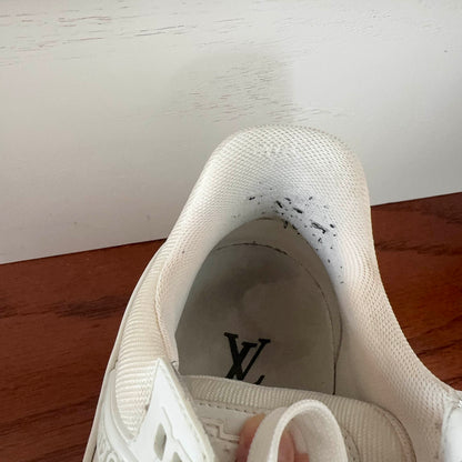 Louis Vuitton Trainer Sneaker in White 0079