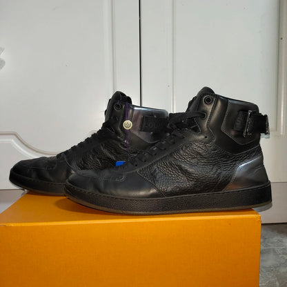 Louis Vuitton Rivoli High-Top Casual Sneakers in Black 0079