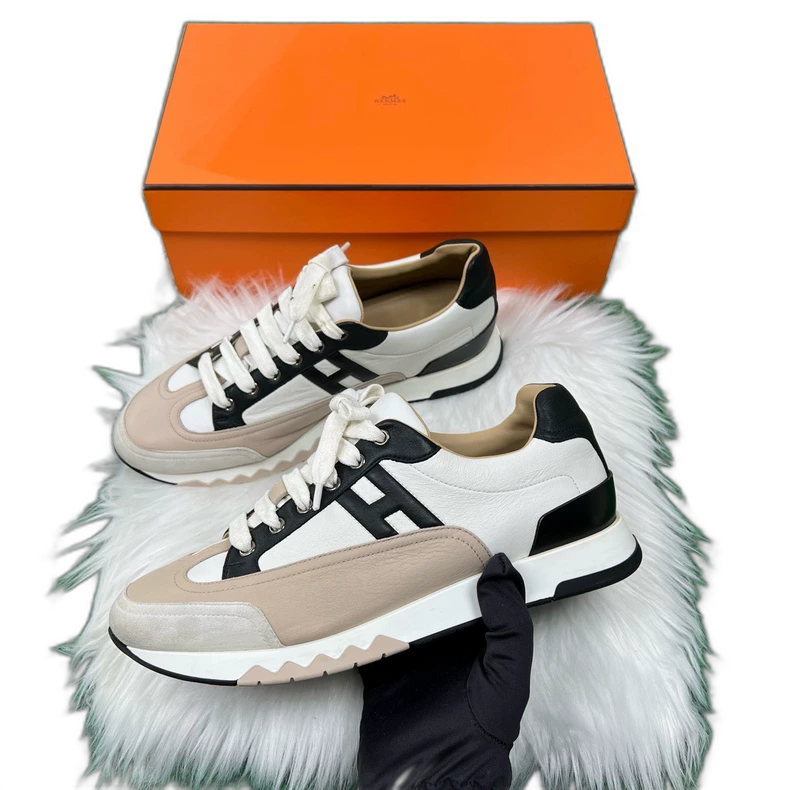 Hermes Trail Casual Sneakers in Black and White