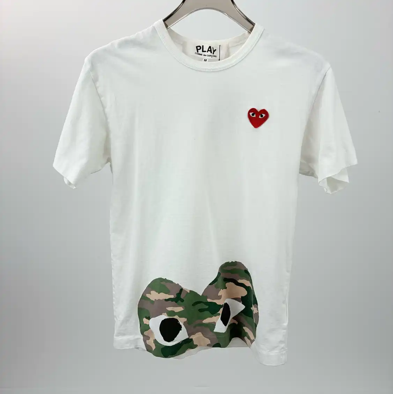 COMME des GARÇONS White Men's T-Shirt with Camo Detail 0089