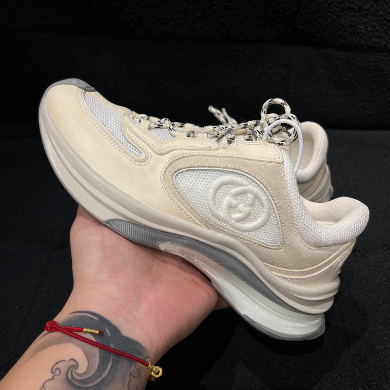 Gucci Run Comfortable Lace-Up Sneakers for Men 0079