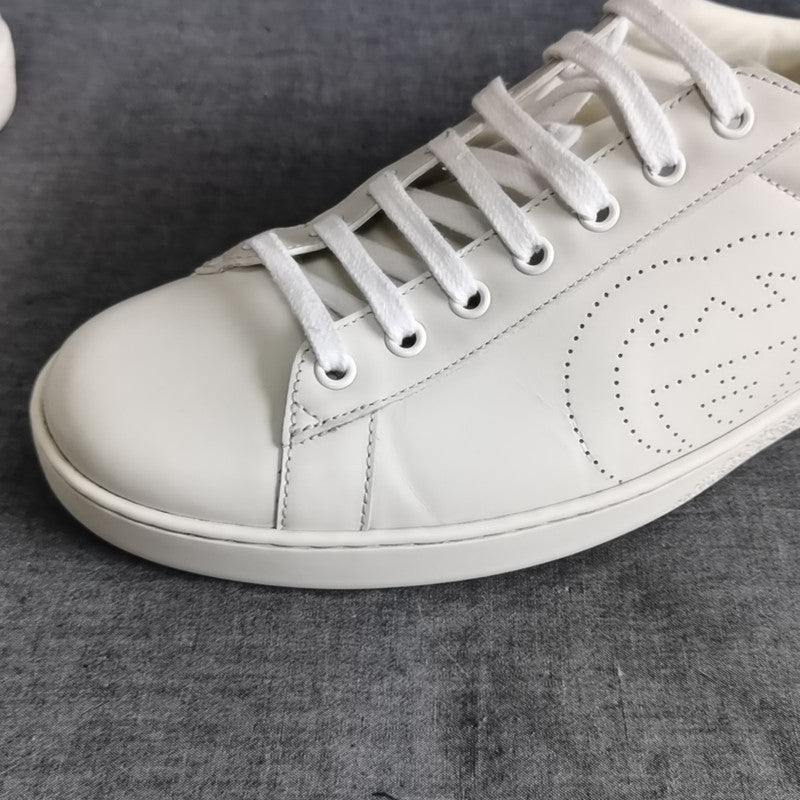 Gucci Ace Low-Top Sneakers in White and Gray 0079