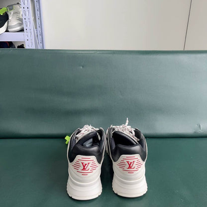 Louis Vuitton Zig Zag Sneakers in Black and White 0079