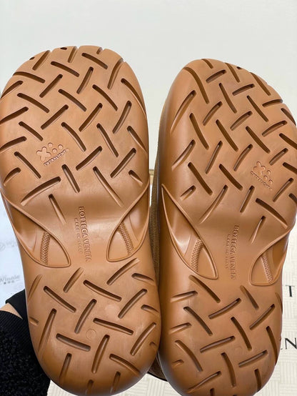 Bottega Veneta Stylish Suede Short Boots