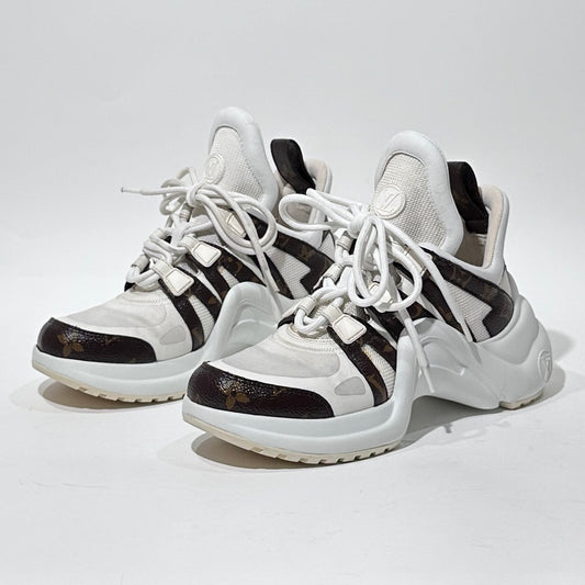 Louis Vuitton Low-Top Casual Sneakers in White and Brown 0079