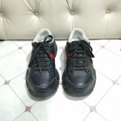 Gucci Low-Top Sport Shoes for Men in Black 0079