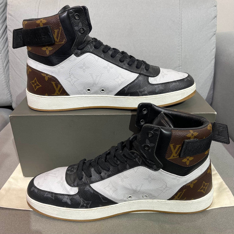 Louis Vuitton Rivoli Series Black and White Sneakers 0079