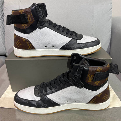 Louis Vuitton Rivoli Series Black and White Sneakers 0079