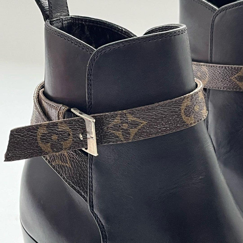 Louis Vuitton Pointed Toe Ankle Boots 0079