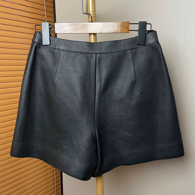 HERMES Black Leather Shorts Size 34