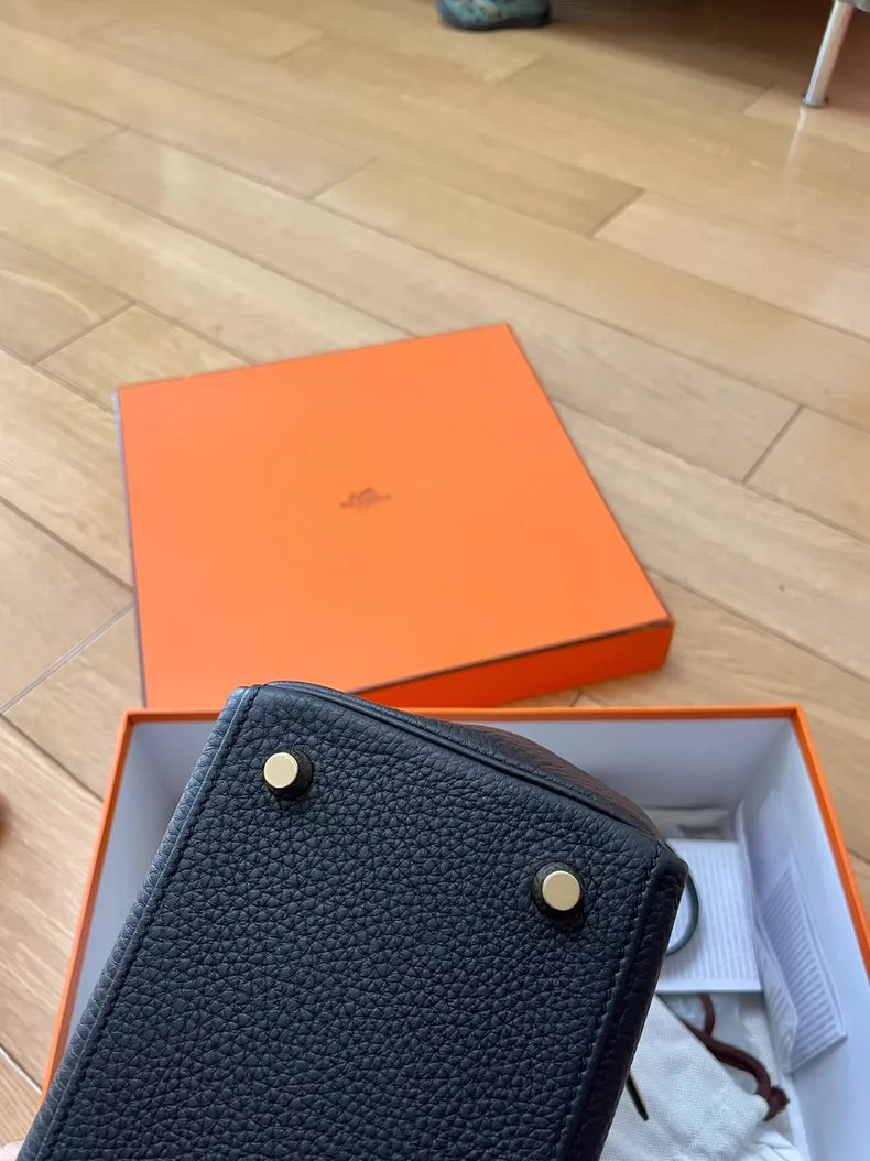 Hermes Kelly 28 Handbag with Accessories