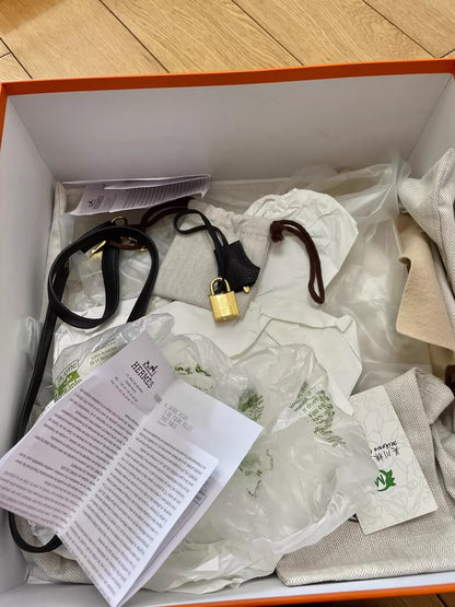 Hermes Kelly 28 Handbag with Accessories