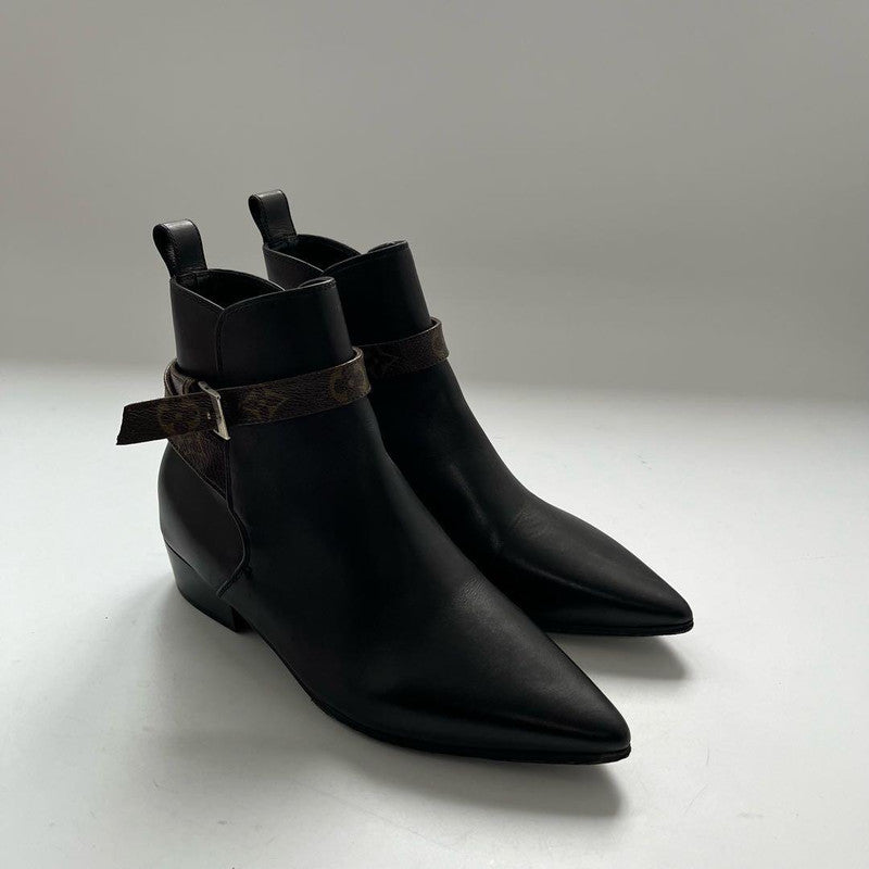Louis Vuitton Pointed Toe Ankle Boots 0079