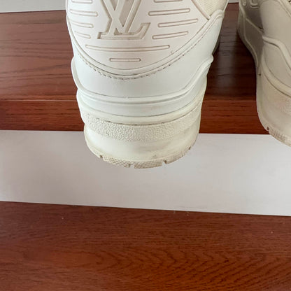 Louis Vuitton Trainer Sneaker in White 0079