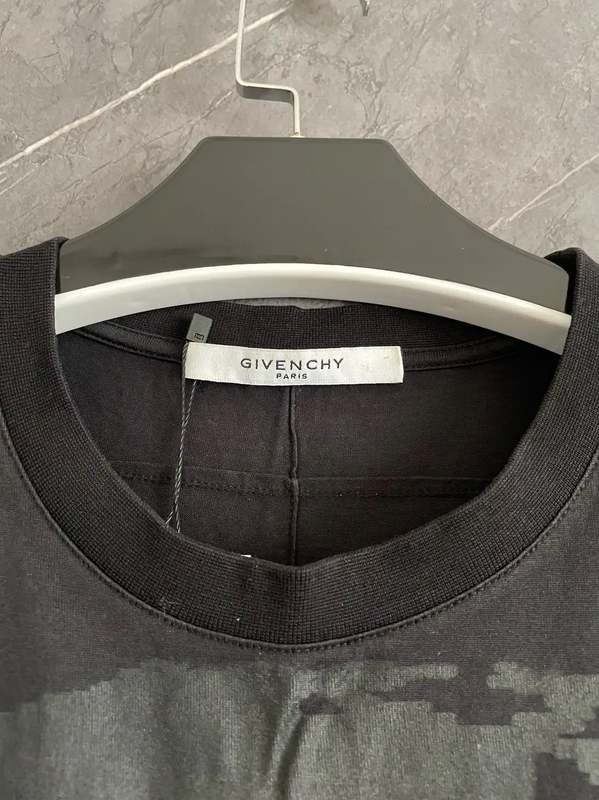 Givenchy Black Men’s Graphic T-Shirt 0089