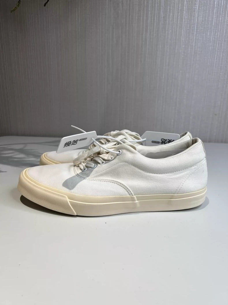 Comme des Garcons White Low Sneakers