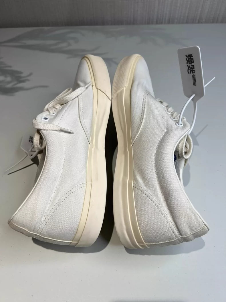 Comme des Garcons White Low Sneakers