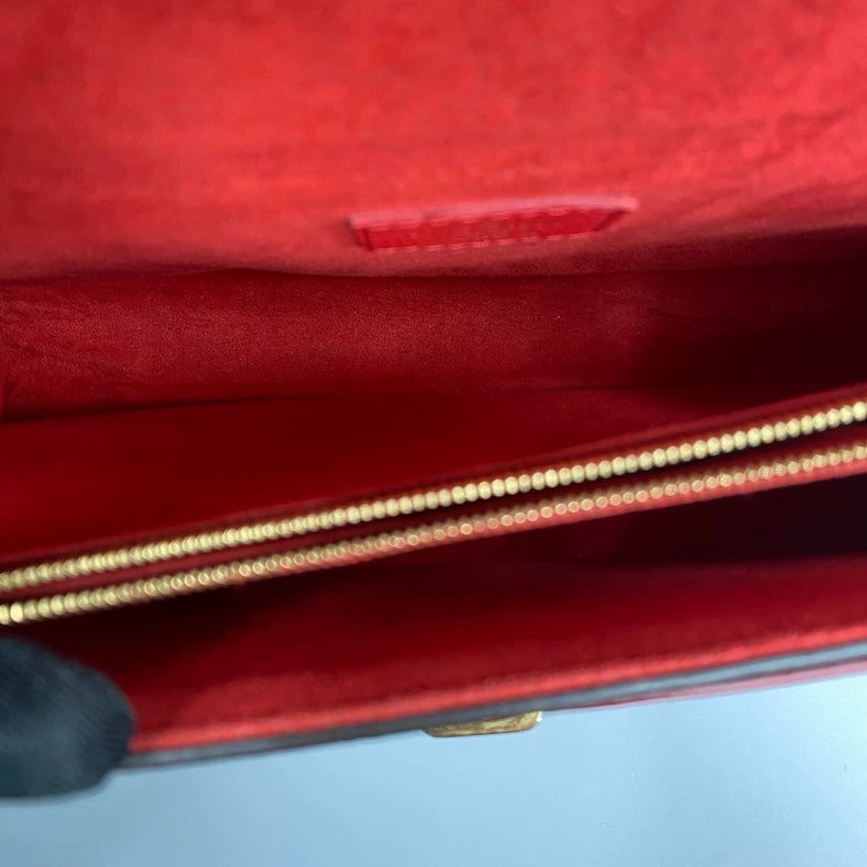 Louis Vuitton Victoria Chain Bag