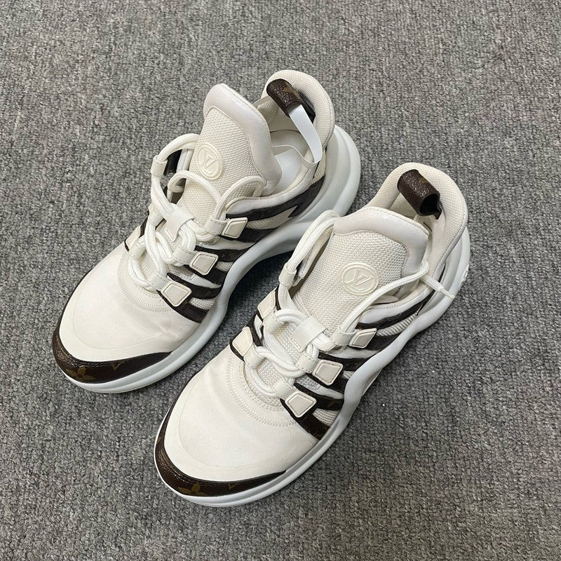 Louis Vuitton Low-Top Casual Sneakers in White Brown 0079