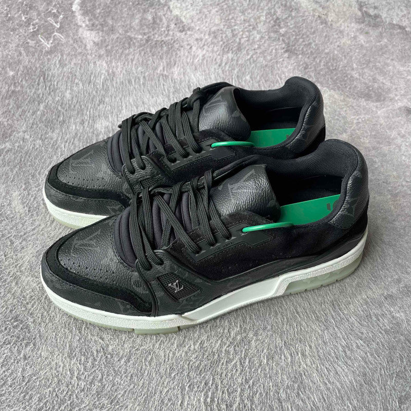 Louis Vuitton Black Low-top Fashion Sneakers 0079