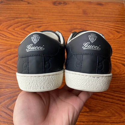 Gucci Low-Top Leather Sneakers in Blue 0079