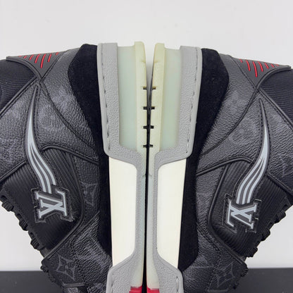 Louis Vuitton Classic Pattern Trainer Sneakers for Men 0079