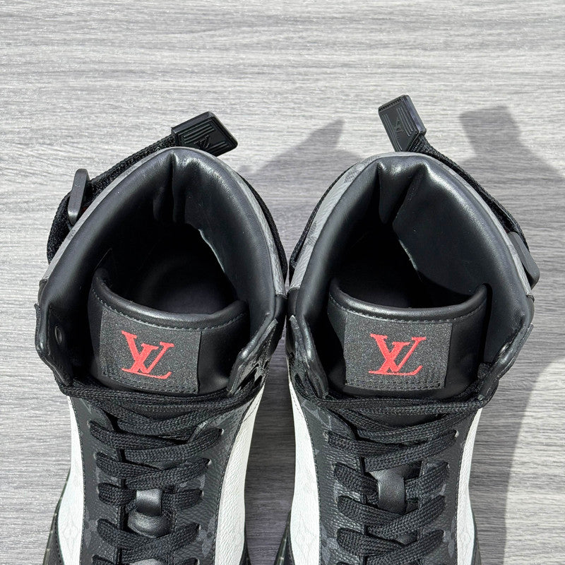 Louis Vuitton Rivoli Casual Sneakers in White and Blue 0079