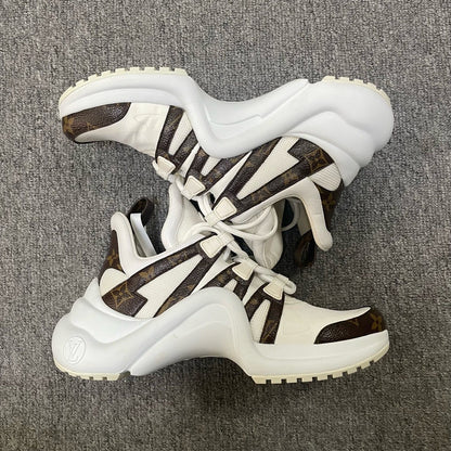 Louis Vuitton Low-Top Casual Sneakers in White Brown 0079