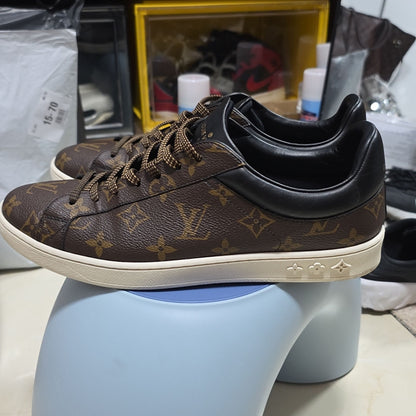 Louis Vuitton Brown Low-Top Fashion Sneakers 0079