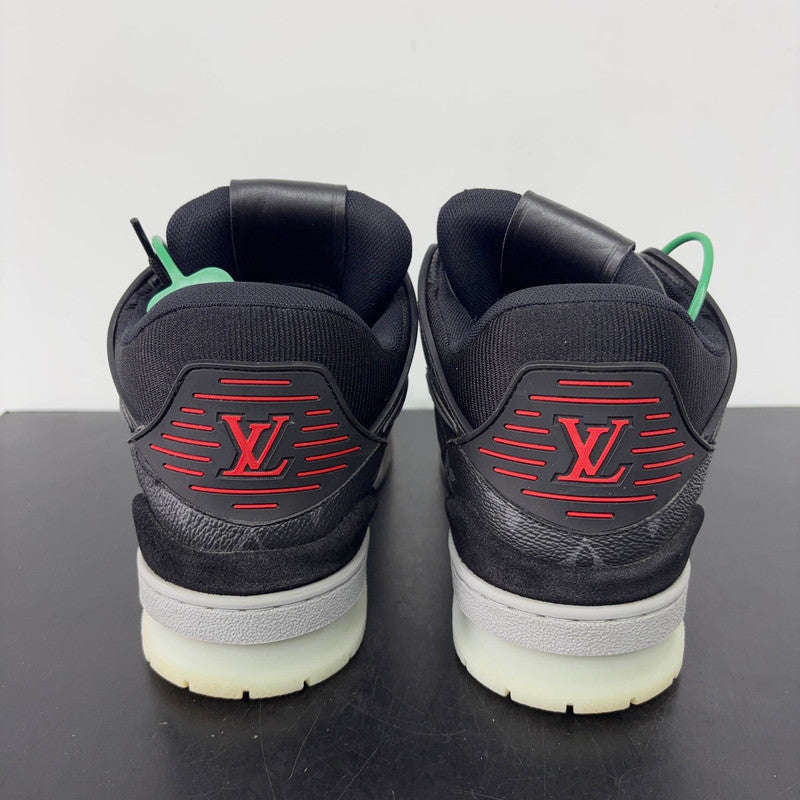 Louis Vuitton Classic Pattern Trainer Sneakers for Men 0079