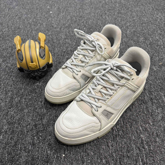 Louis Vuitton Retro Logo Fashion Sneakers 0079