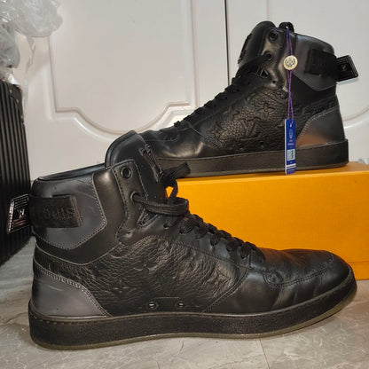 Louis Vuitton Rivoli High-Top Casual Sneakers in Black 0079
