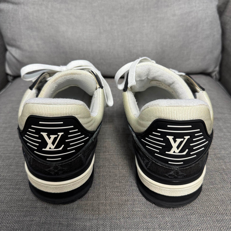 Louis Vuitton Trainer Panda Low Sneakers 0079