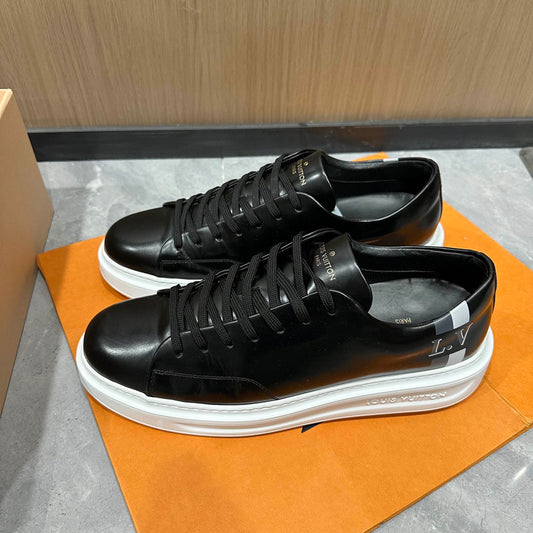 Louis Vuitton Black Low-Top Fashion Sneakers for Men 0079