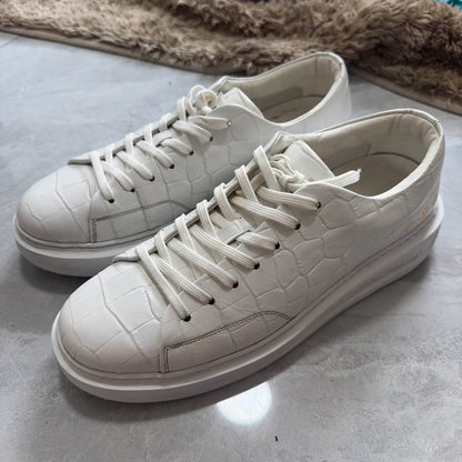 Louis Vuitton White Fashion Sneakers for Men 0079