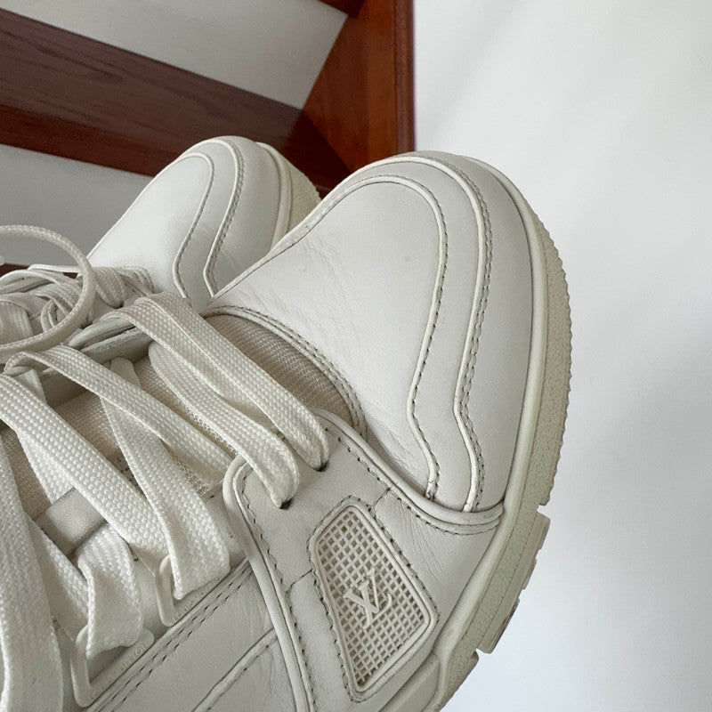 Louis Vuitton Trainer Sneaker in White 0079