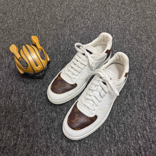 Louis Vuitton Rivoli Sporty Low-Top Sneakers 0079