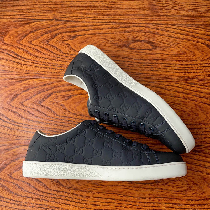 Gucci Low-Top Leather Sneakers in Blue 0079