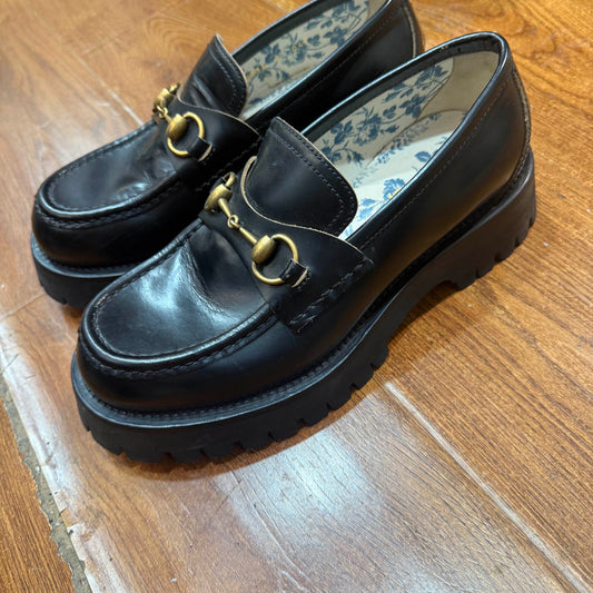 Gucci Black Leather Platform Loafers with Bee Embroidery 0079