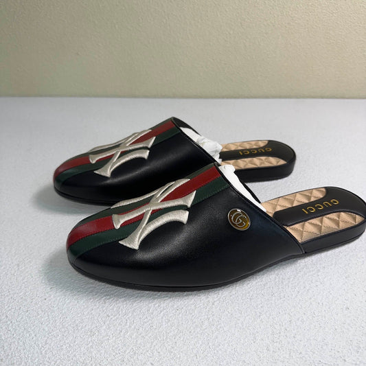Gucci x NY Yankees Black Leather Slippers 0079