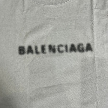 Balenciaga destroys short sleeves