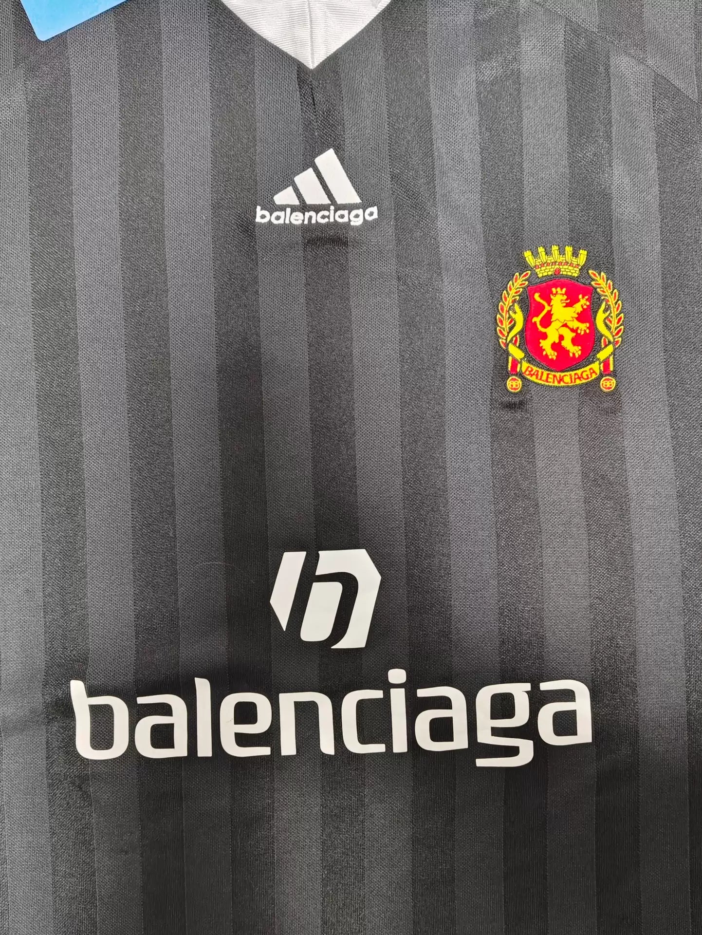 Balenciaga Adidas co branded 23ss showcasing Manchester United football short sleeves