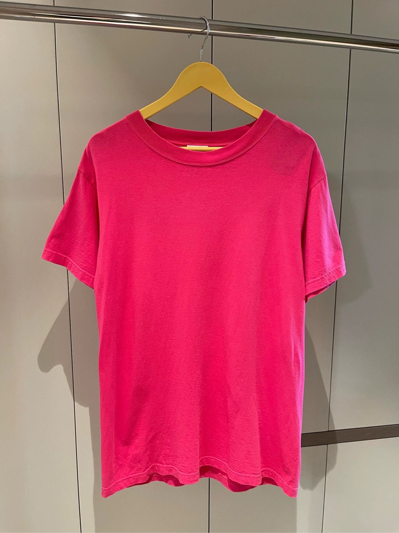 Balenciaga dragon fruit colored back patch logo short sleeved shirt