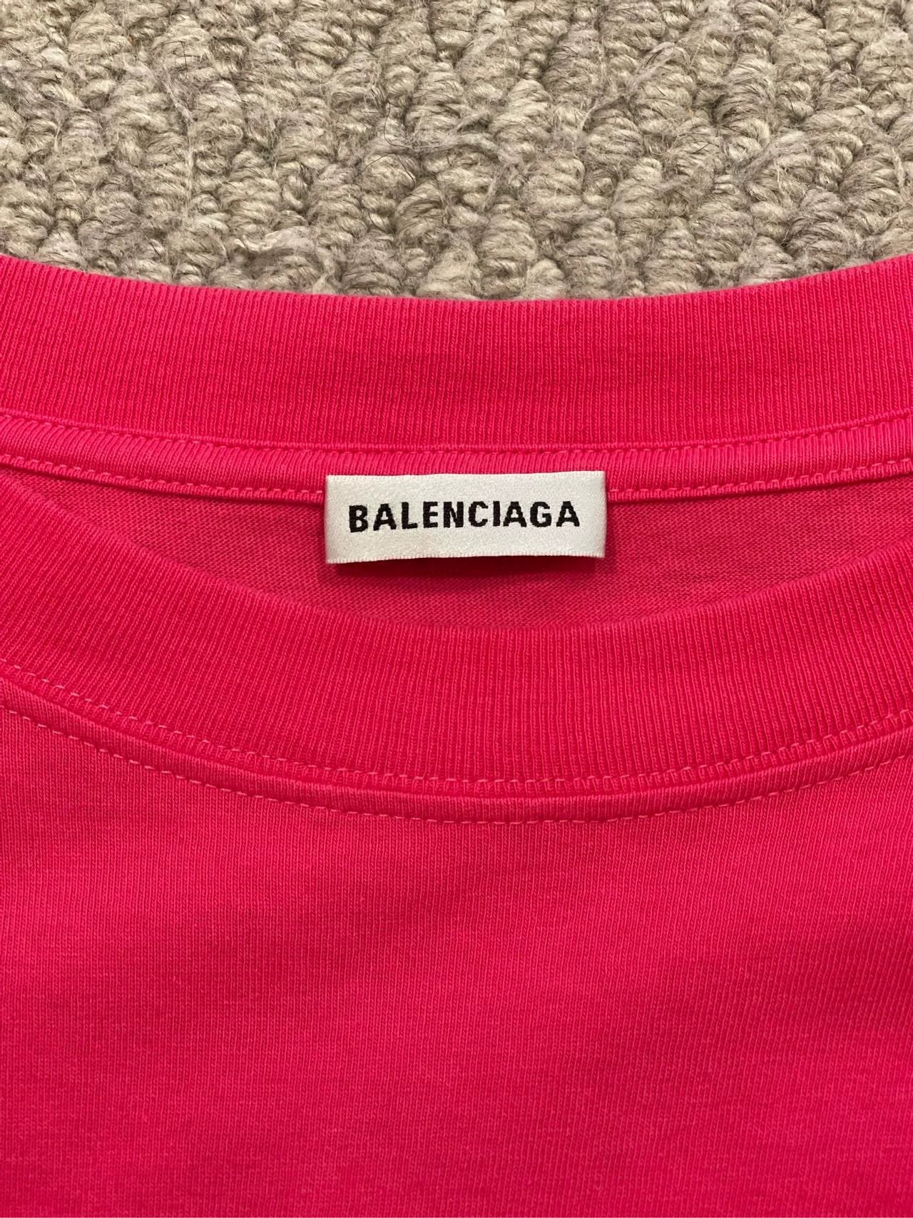 Balenciaga dragon fruit colored back patch logo short sleeved shirt