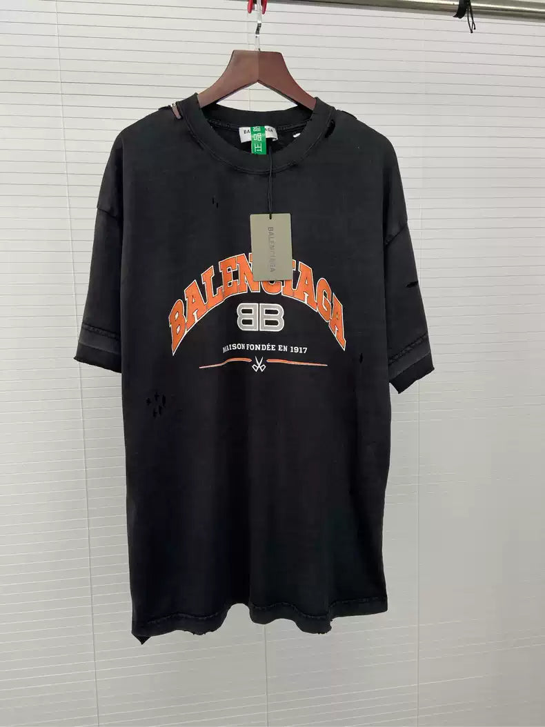 Balenciaga SS22 Maison Series BB Letter Logo Printed Cracks Wear and Tear Hole Making Old Washing Retro Loose Round Neck Short Sleeve