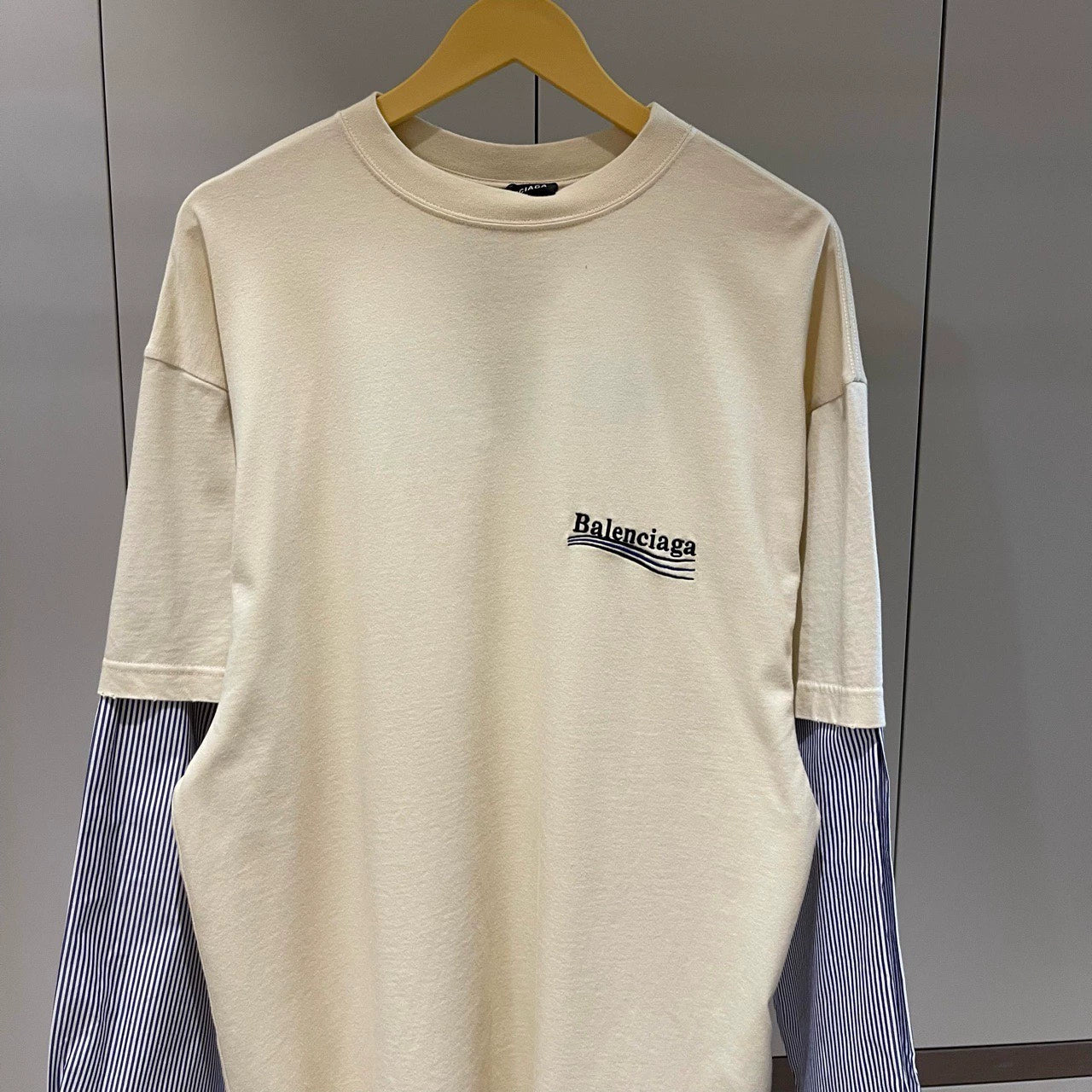 Balenciaga new beige cola logo fake two-piece patchwork shirt with sleeves and long sleeves