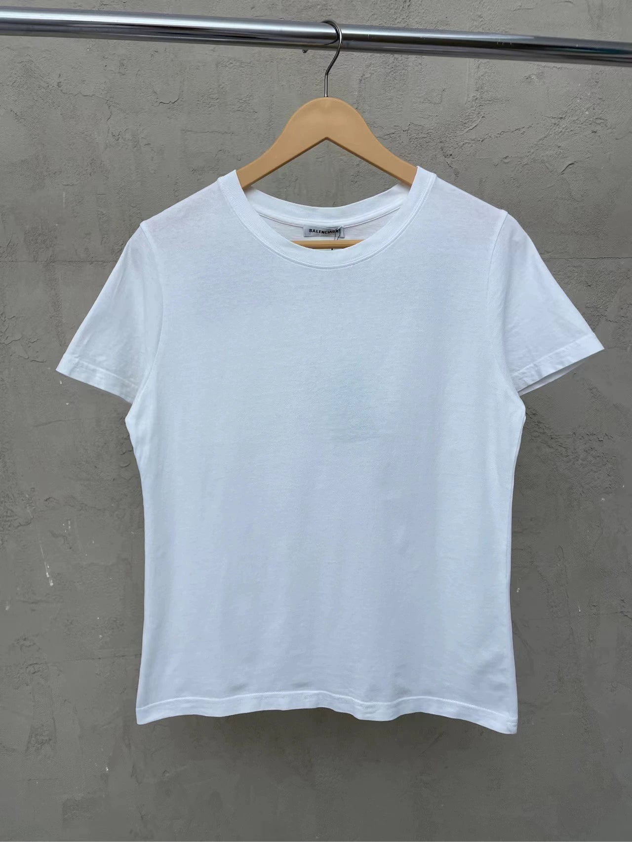 Balenciaga white back embroidered logo short sleeved T-shirt