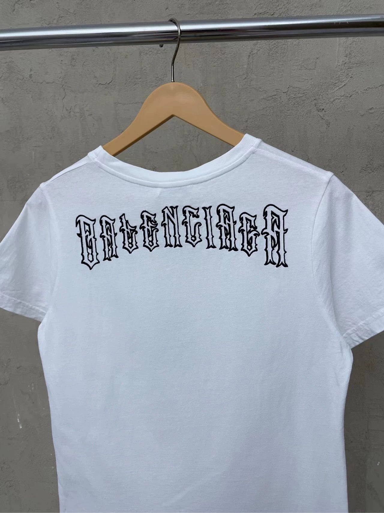 Balenciaga white back embroidered logo short sleeved T-shirt